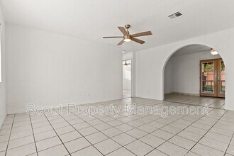 260 Val Monte Dr in Hemet, CA - Building Photo - Building Photo