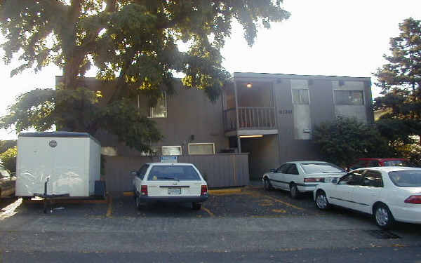 Viewpoint Terrace Apartment in Portland, OR - Building Photo - Building Photo