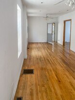 2318 N Southport Ave, Unit 2315-CH1 in Chicago, IL - Building Photo