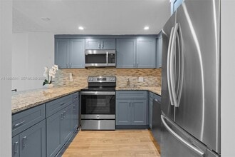 16851 NE 23rd Ave in North Miami Beach, FL - Building Photo - Building Photo