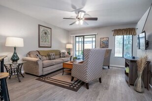 2300 SW 43rd St in Gainesville, FL - Building Photo