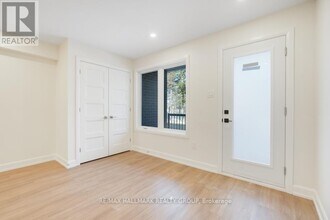 956 Fisher Ave in Ottawa, ON - Building Photo - Building Photo