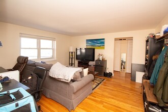 96 Chestnut St, Unit #1 in Brookline, MA - Building Photo - Building Photo