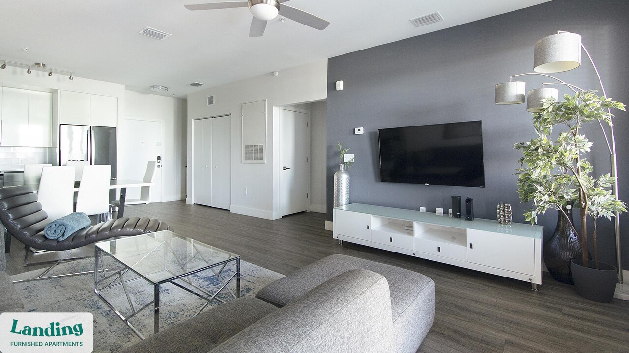4950 W Prescott St in Tampa, FL - Building Photo