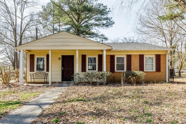 property at 2624 Sanderford Rd