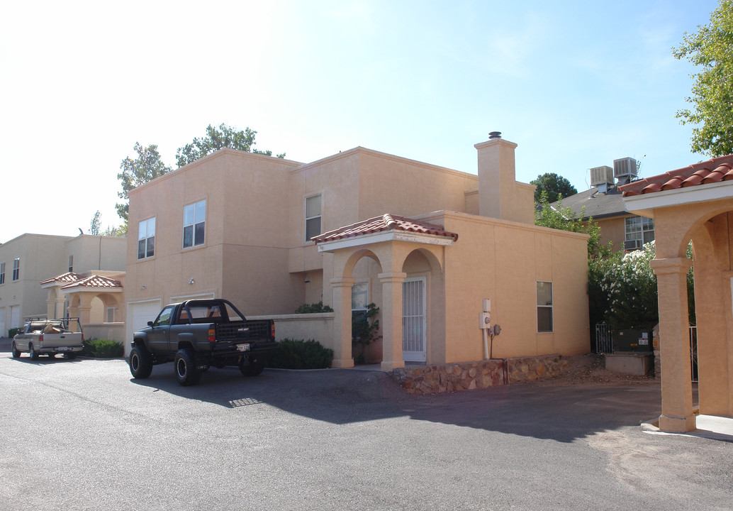 Bartlett TownHouse in El Paso, TX - Foto de edificio