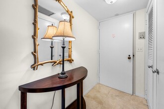 3250 S Ocean Blvd, Unit 105s in Palm Beach, FL - Building Photo - Building Photo