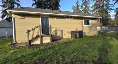 14906 Woodbrook Dr SW in Lakewood, WA - Building Photo - Building Photo