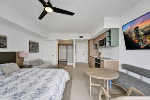 159 NE 6th St in Miami, FL - Building Photo