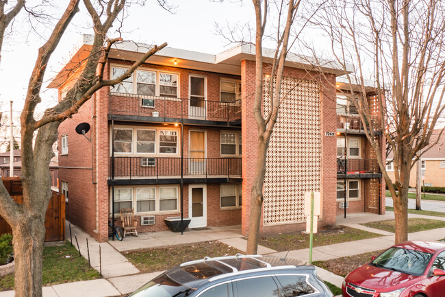 Midway 1 Apartments in Summit, IL - Foto de edificio - Building Photo