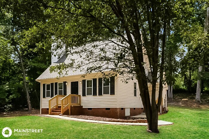 8401 Deep Valley Rd in Summerfield, NC - Building Photo