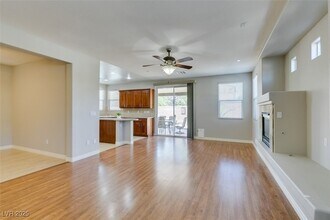 9005 Semillon St in Las Vegas, NV - Building Photo - Building Photo