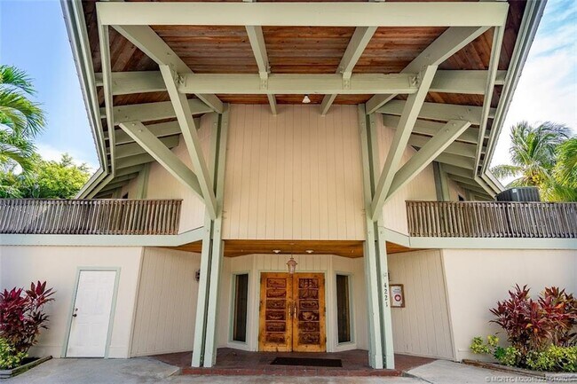 4103 SE Centerboard Ln in Stuart, FL - Foto de edificio - Building Photo