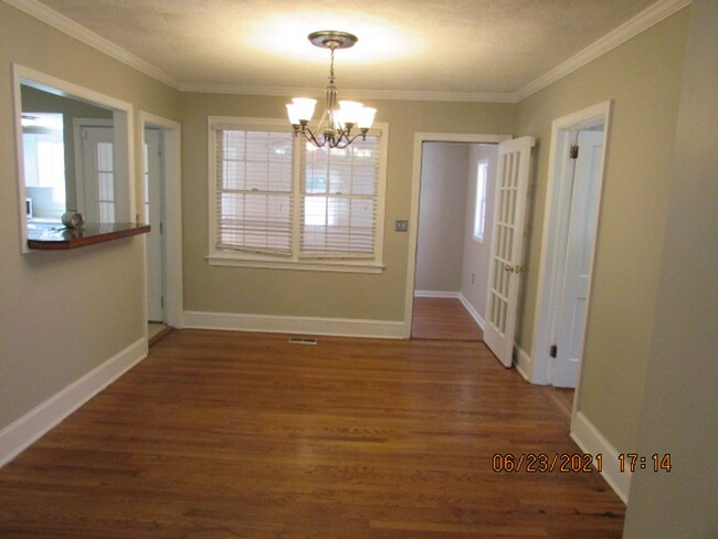 84 Willow Dr in Sumter, SC - Foto de edificio - Building Photo