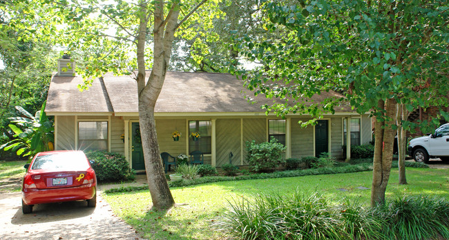 400 Teal Ln in Tallahassee, FL - Building Photo - Building Photo