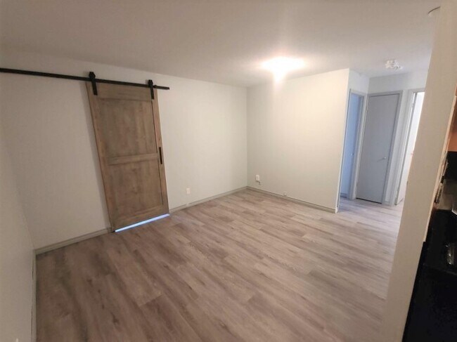 155-155 Mighton Ave in Winnipeg, MB - Building Photo - Building Photo