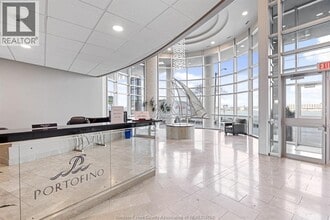 1225 Riverside Dr W in Windsor, ON - Foto de edificio - Building Photo