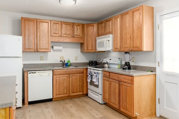 1002 Willow Dr in Chapel Hill, NC - Foto de edificio - Building Photo