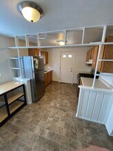 16 Dorsey St, Unit 16 in Bridgeville, PA - Foto de edificio - Building Photo