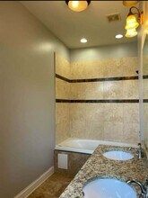 1519 E Marquette Rd in Chicago, IL - Building Photo - Building Photo