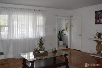 193 McFarlane Rd in Woodbridge Township, NJ - Building Photo - Building Photo