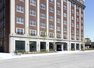 Strathmore Apartments in Detroit, MI - Foto de edificio - Building Photo