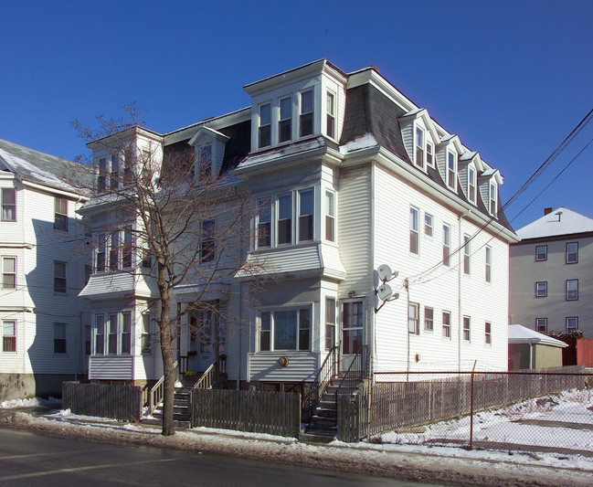 99-109 Robeson St in Fall River, MA - Foto de edificio - Building Photo