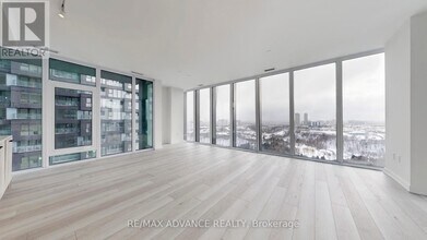 1 Quarrington Lane in North York, ON - Building Photo - Building Photo