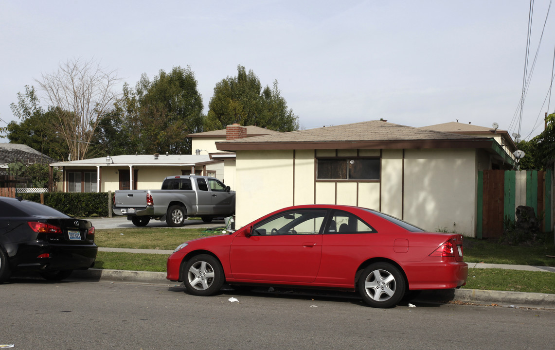 8121-8135 4th St in Buena Park, CA - Building Photo