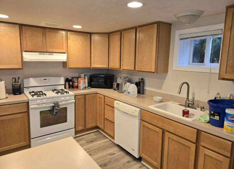 10619 17th Ave SW-Unit -B in Seattle, WA - Building Photo