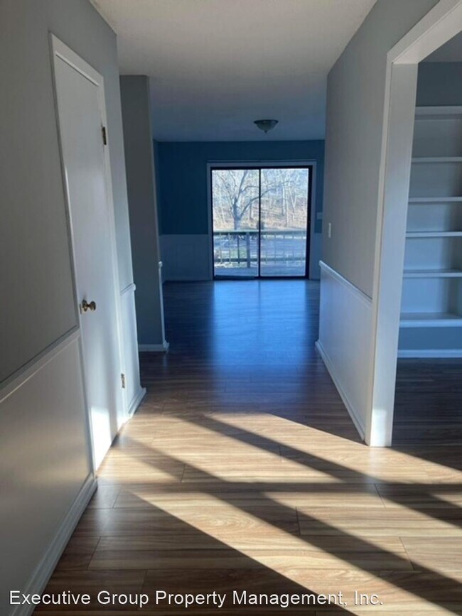 927 Fairview Cir photo'