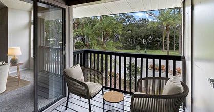 The Oaks of Woodland Park Apartments in Tampa, FL - Foto de edificio - Building Photo