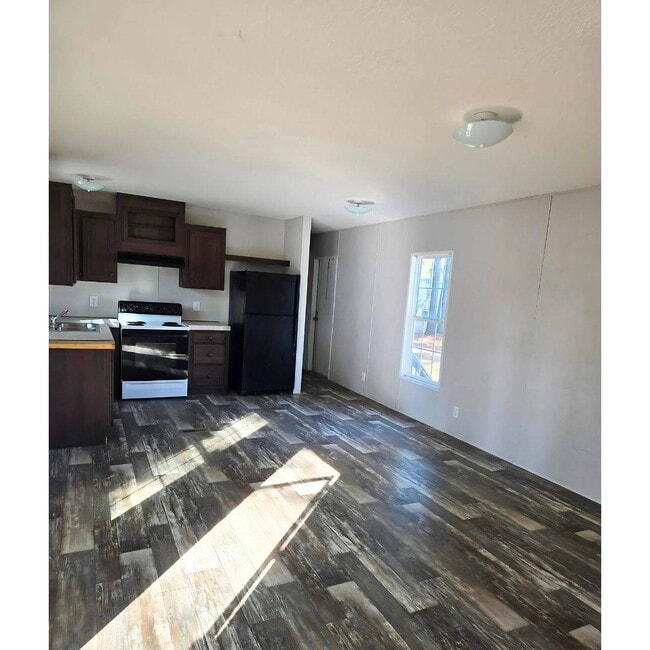 1048 Victoria St in Dillon, SC - Building Photo - Building Photo