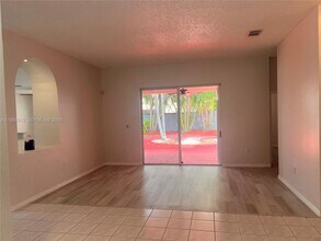 15761 SW 148th Terrace in Miami, FL - Building Photo - Building Photo