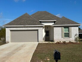 39332 N Pass Cir in Ponchatoula, LA - Building Photo