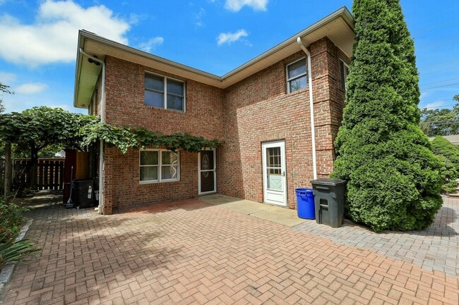 402 Monroe Ave in New Milford, NJ - Building Photo - Building Photo