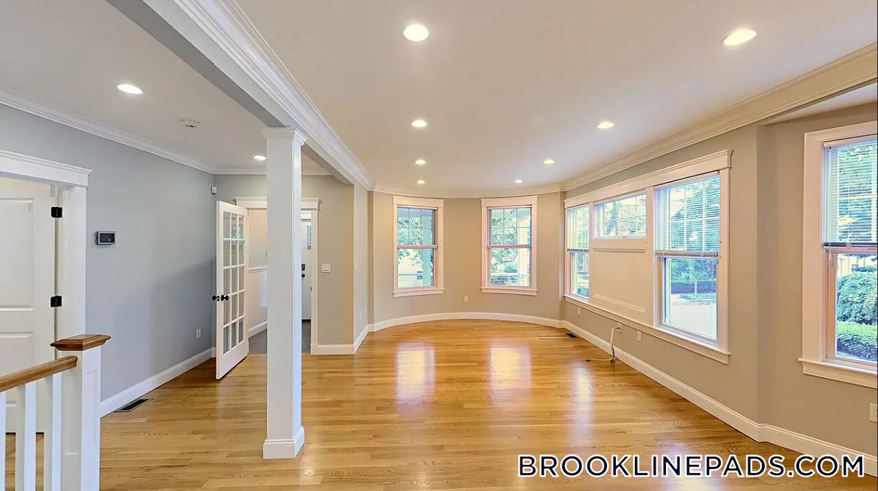 119 Westbourne Terrace, Unit 1 in Brookline, MA - Foto de edificio