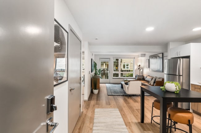 2950 NE 11th St in Renton, WA - Foto de edificio - Building Photo