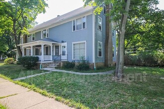 2100 Cottage Grove Ave in Cleveland Heights, OH - Building Photo - Building Photo