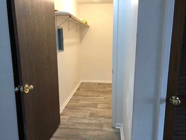 property at 2021 NW hickory Ln