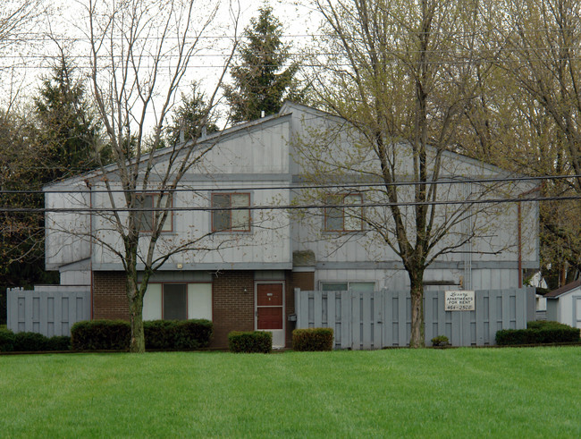 1109 Roosevelt Rd in Valparaiso, IN - Building Photo - Building Photo