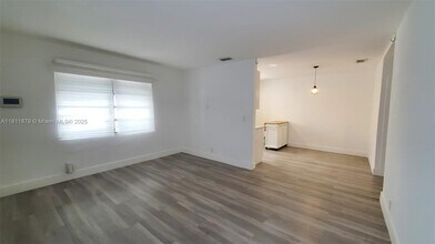 275 NW 46th St in Miami, FL - Building Photo - Building Photo