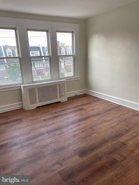 1330 E Luzerne St in Philadelphia, PA - Building Photo