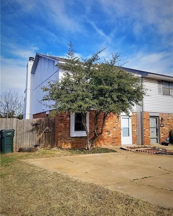 2309 Heatherfield Ln in Norman, OK - Building Photo