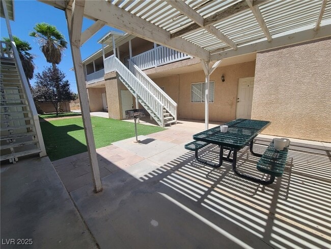 property at 1827 E Calvada Blvd