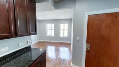 3205 W George St in Chicago, IL - Building Photo - Building Photo