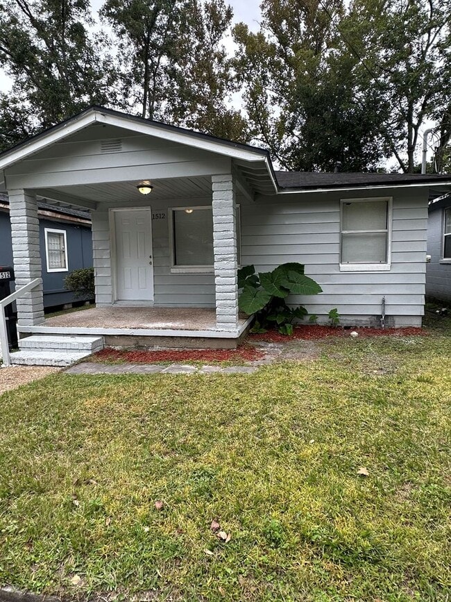 property at 1512 W 23rd St