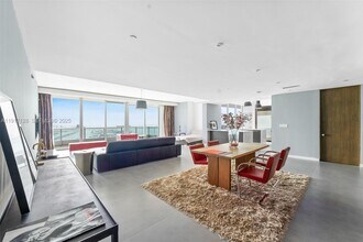 900 Biscayne Blvd, Unit 5 in Miami, FL - Foto de edificio - Building Photo