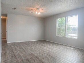 804 E 77th St in Lubbock, TX - Building Photo - Building Photo
