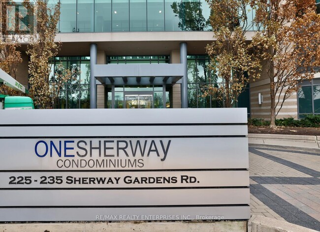 225-1225 Sherway Gardens Rd in Toronto, ON - Building Photo - Building Photo